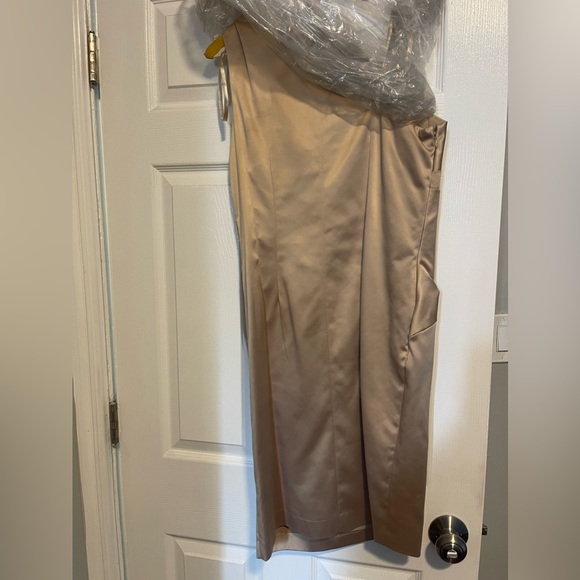 Gold cocktail dress - Picture 2 of 4